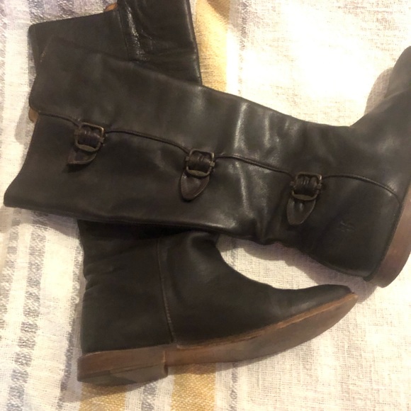 Frye - Picture 4 of 6